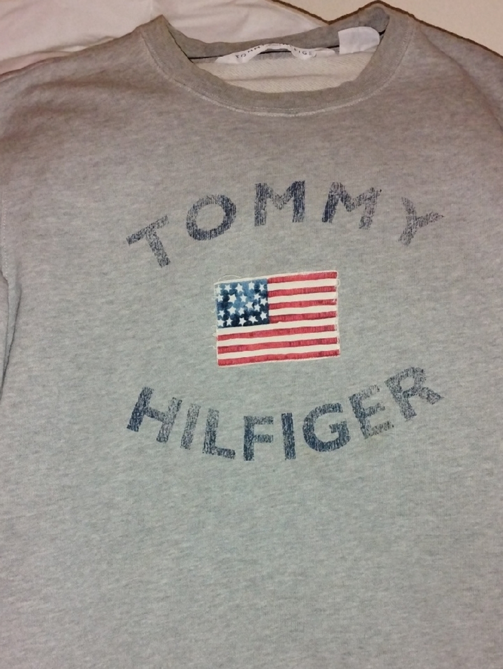 Tommy Hilfiger Light Gray Crewneck Sweatshirt with Flag Graphic